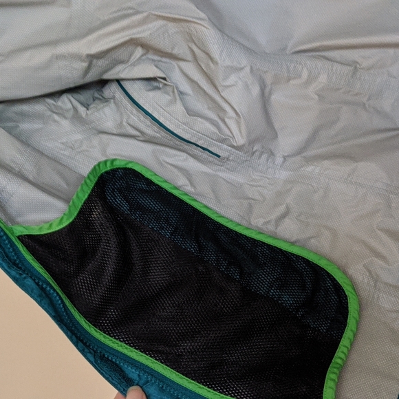 Marmot women's XS green rain shell - Picture 4 of 5